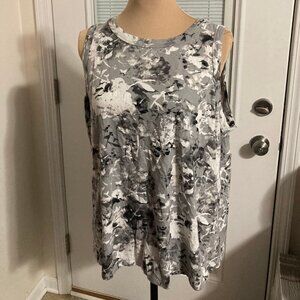 Vera Wang grey, white and black paint splatter tank top